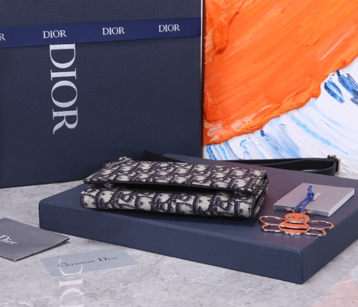 Handbag   Dior  HZ832001  size  18/10/3 cm