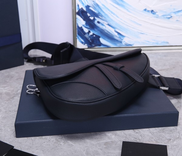 Handbag   Dior   93305  size  20x28.6x5 cm