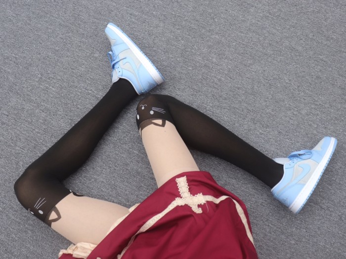 Jordan 1 Low University Blue Grey (W)