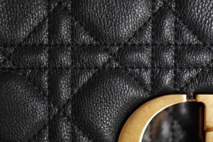 Handbag   Dior  3360  size  20x12x7 cm