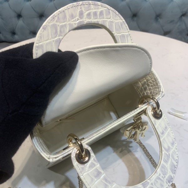 Handbag   Dior  6603  size   17 x 7.5x 14 cm