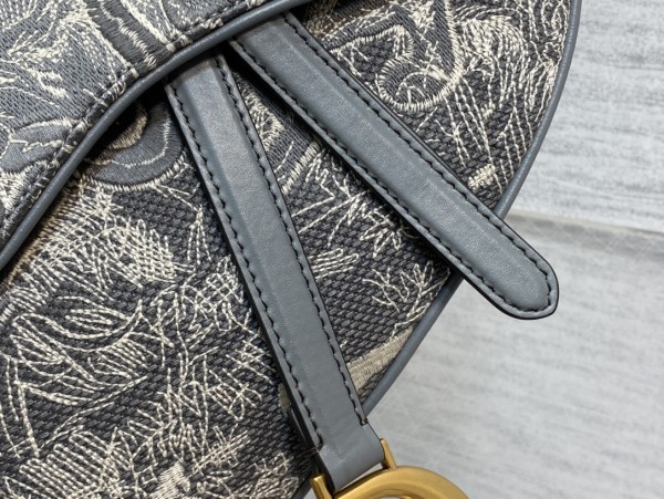 Handbag   Dior  size  25.5 cm