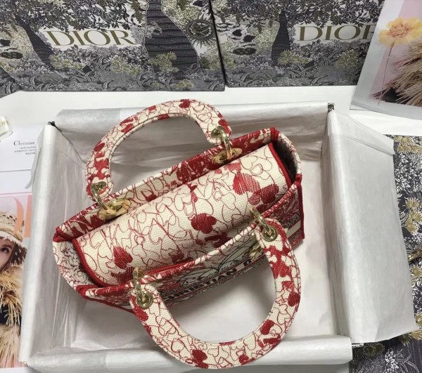 Handbag   Dior  M0565  size  24*20*11  cm