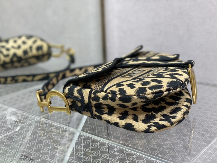 Handbag   Dior   size  25 cm