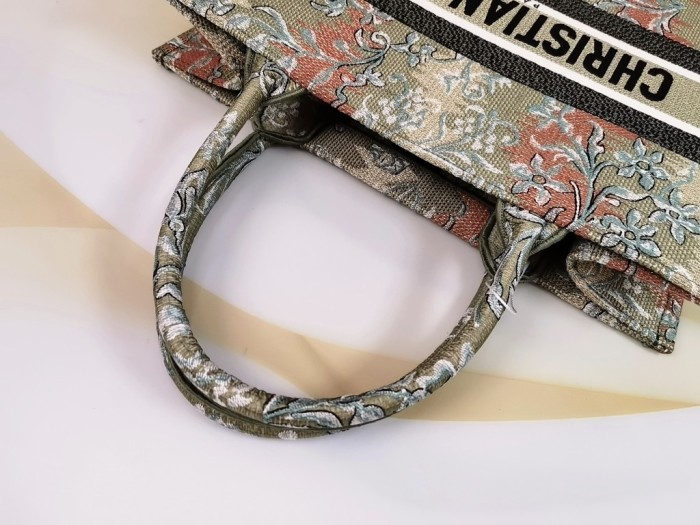  Handbag   Dior  size  36.5X28X16  cm