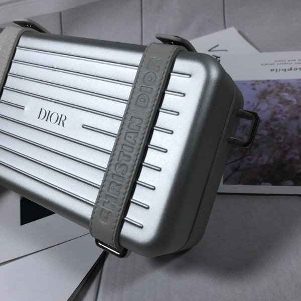 Handbag   Dior  size  13*20*6.5 CM