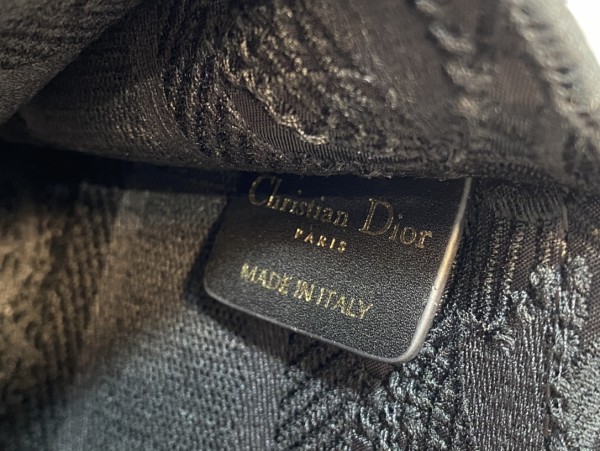 Handbag   Dior  size  23*7*17 cm
