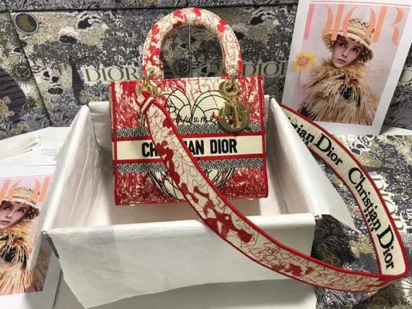 Handbag   Dior  M0565  size  24*20*11  cm