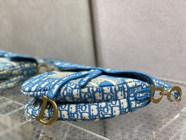 Handbag   Dior  size  25 cm