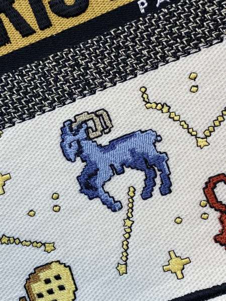  Handbag   Dior size  36*18*28 cm 