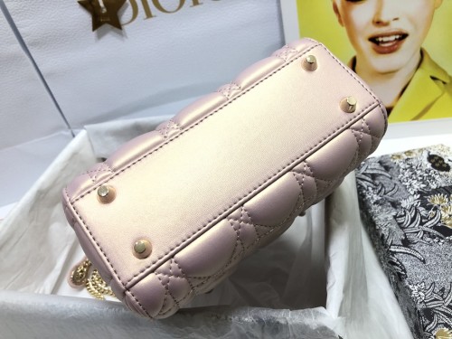 Handbag   Dior M0505  size  17×15×7 cm