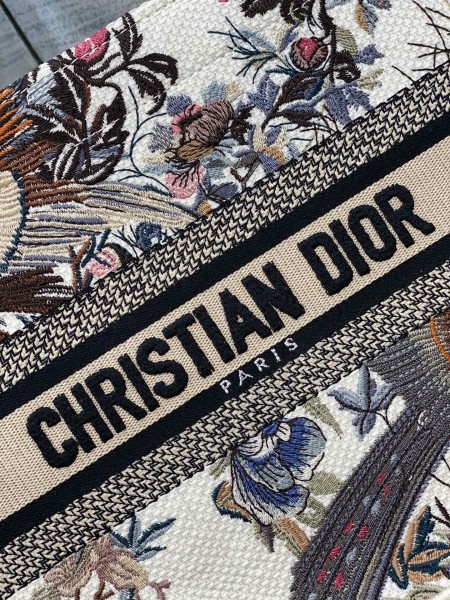 Handbag   Dior  size  26*8*22 cm