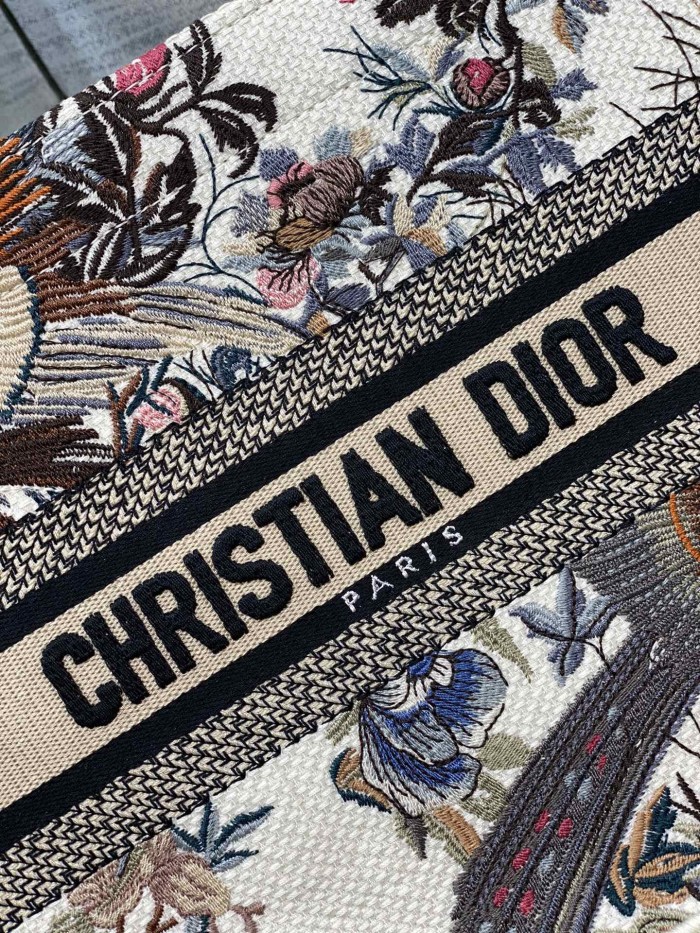 Handbag   Dior  size  26*8*22 cm