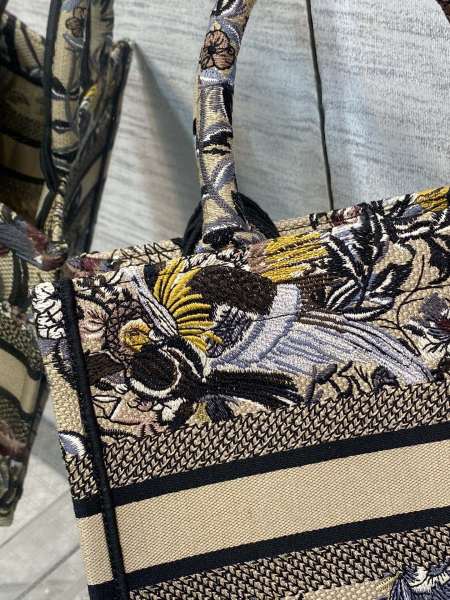 Handbag   Dior   size  26*8*22 cm