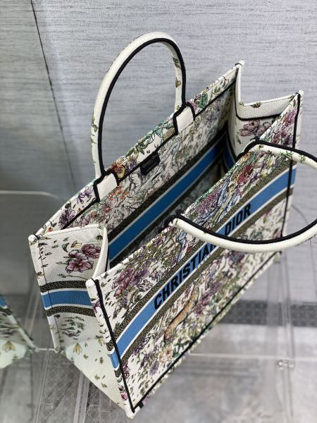  Handbag   Dior  size  42*18*35 cm