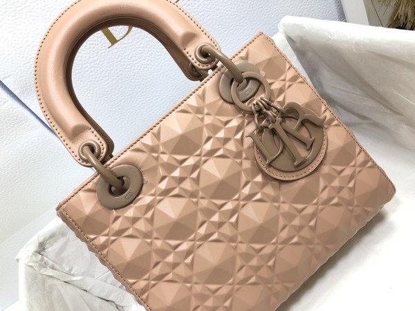  Handbag   Dior  M0538  size  20*16.5*8  cm