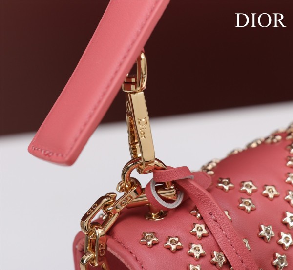 Handbag   Dior  size  21*3*13 cm