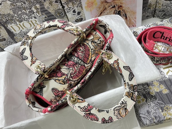 Handbag   Dior  M0565  size  24*20*11  cm