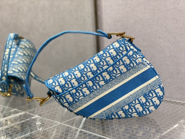 Handbag   Dior  size  25 cm