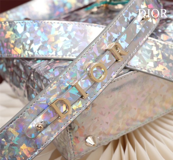 Handbag   Dior  size 20.5*8.5*17 cm