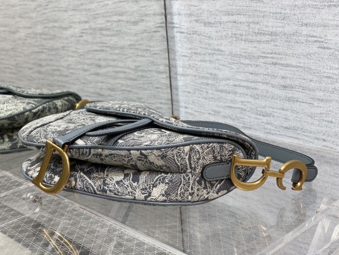 Handbag   Dior  size  25.5 cm