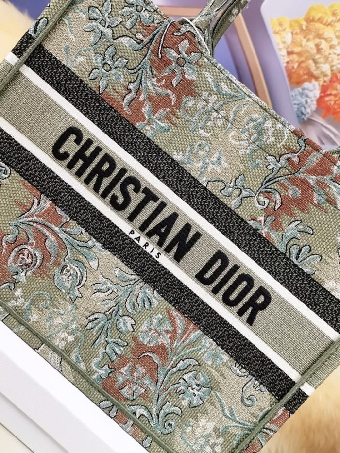  Handbag   Dior  size  36.5X28X16  cm