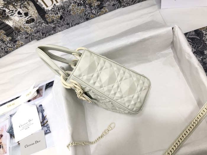 Handbag   Dior  M0505  size  17 x 15 x 7  cm