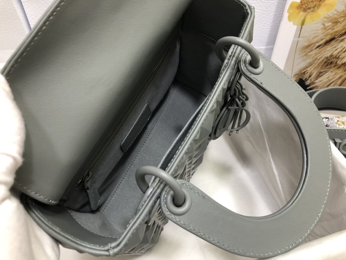 Handbag   Dior  M0538  size  20*16.5*8  cm