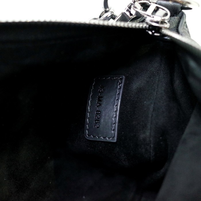 Handbag   Dior  size  25x16x2.5 CM