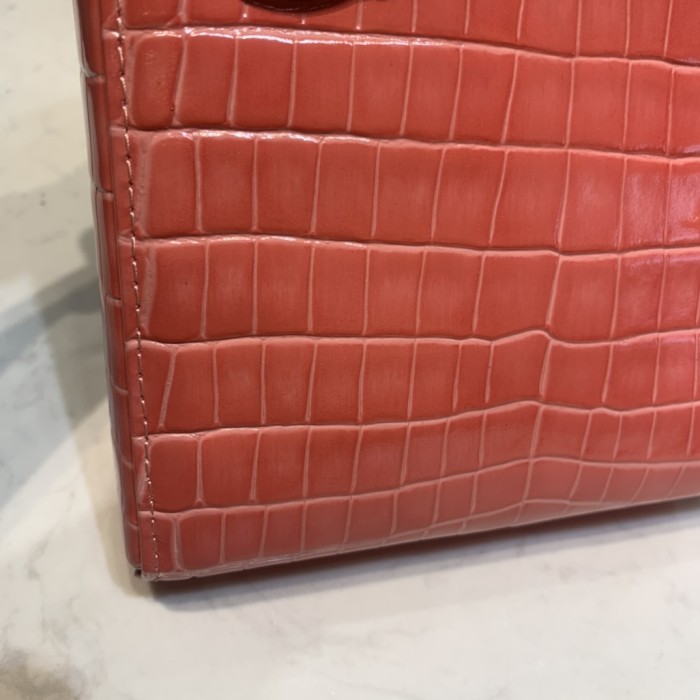 Handbag   Dior  size  17 x 7.5x 14 cm