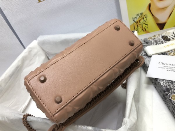  Handbag   Dior  M0505  size  17 x 15 x 7  cm