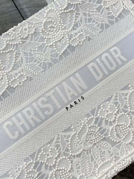  Handbag   Dior   size  36*18*28 cm