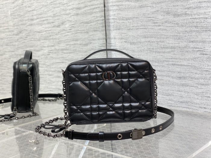Handbag   Dior  size  19*5*14 cm