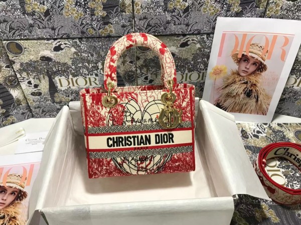 Handbag   Dior  M0565  size  24*20*11  cm