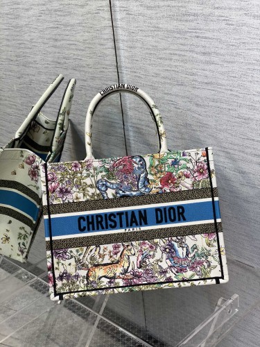  Handbag   Dior  size 36*18*28 cm