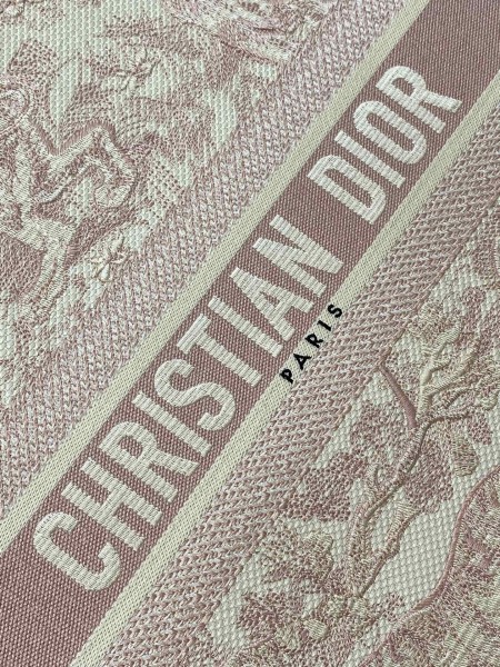 Handbag   Dior  size  42*18*35 cm