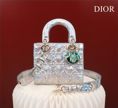Handbag   Dior  size 20.5*8.5*17 cm