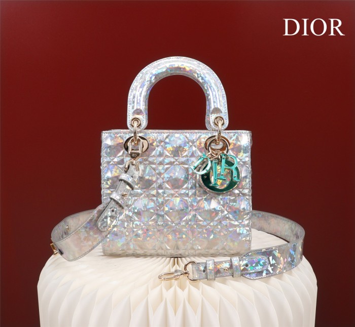 Handbag   Dior  size 20.5*8.5*17 cm