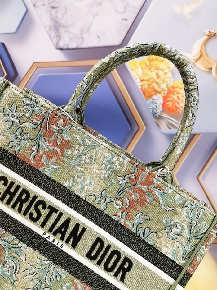  Handbag   Dior  size  36.5X28X16  cm