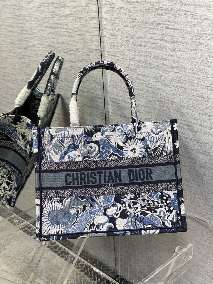  Handbag   Dior  size  36*18*28 cm