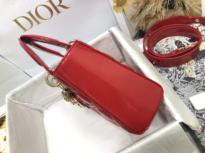 Handbag   Dior   M0538  size  20 x 16.5 x 8  cm