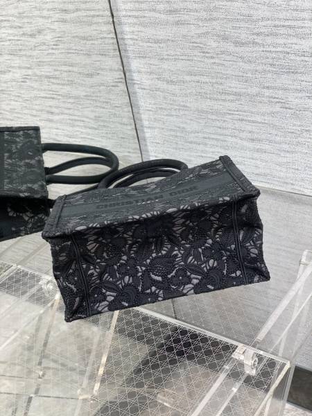  Handbag   Dior  size  26*8*22 cm