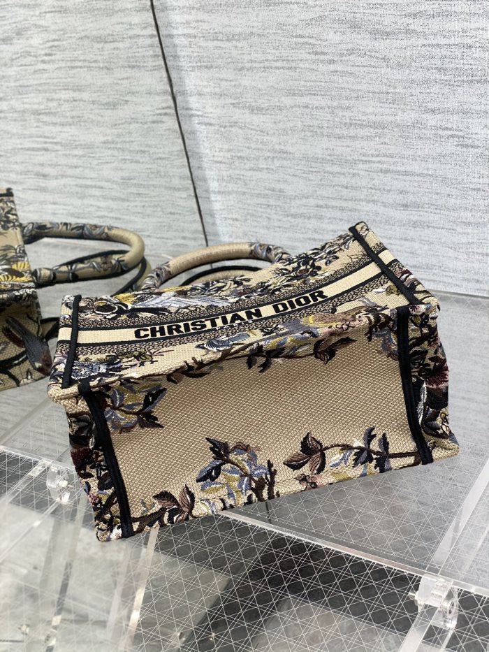 Handbag   Dior   size  26*8*22 cm