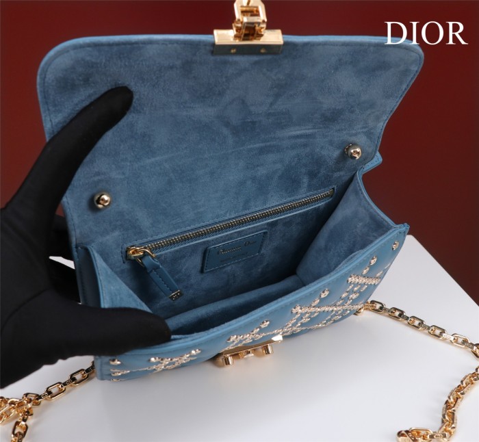Handbag   Dior   size  21*3*13 cm