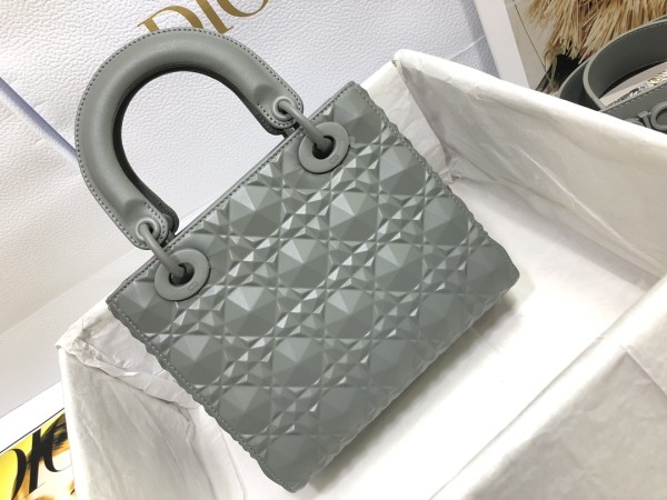 Handbag   Dior  M0538  size  20*16.5*8  cm