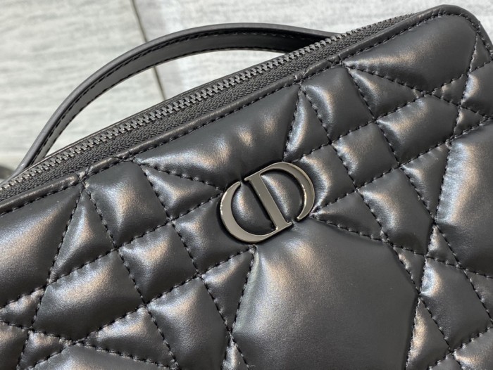 Handbag   Dior  size  19*5*14 cm
