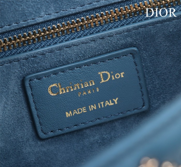 Handbag   Dior   size  21*3*13 cm