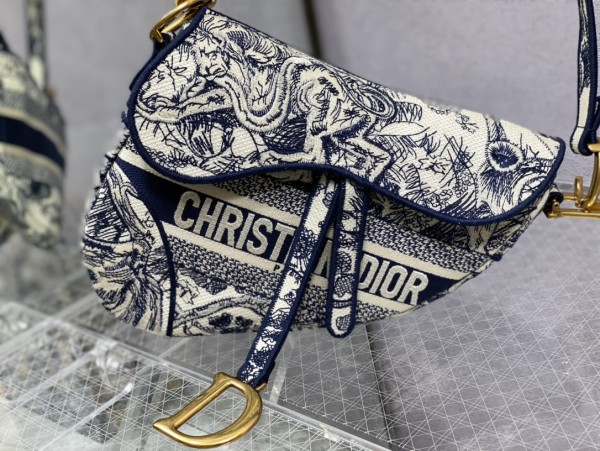 Handbag   Dior  size  25 cm