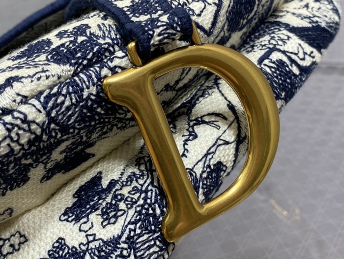 Handbag   Dior  size  25 cm