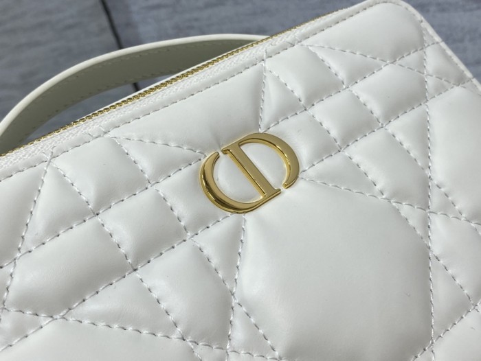 Handbag   Dior  size  19*5*14 cm